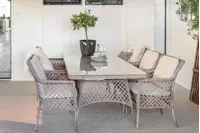 Rose ruokapöytä